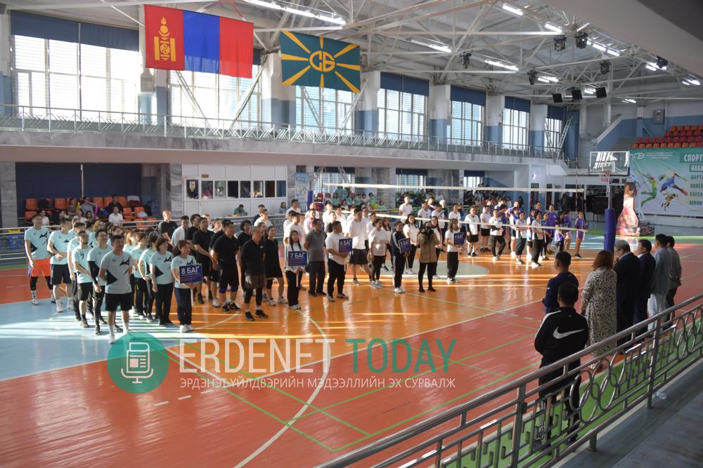 Ерөнхий захиргааны ажилтнууд спортын дөрвөн төрлөөр өрсөлдөж байна