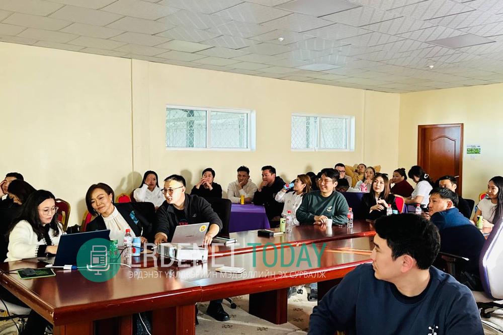 Залуу ажилтныг дэмжих хөтөлбөрийн 2024 оны хаалтын ажиллагаа боллоо