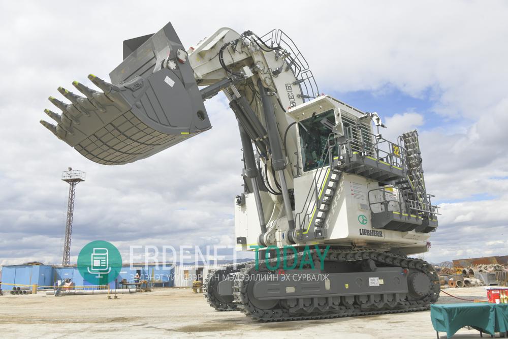 Эрдэнэт үйлдвэрт LIEBHERR брэндийн найм дахь экскаватор хүлээлгэн өгөх ёслол боллоо