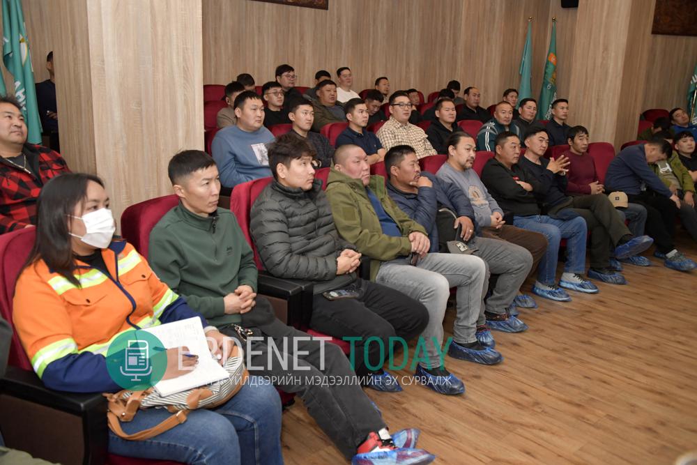 Анхан шатны удирдах ажилтнууд удирдахуйн чадамжид суралцлаа