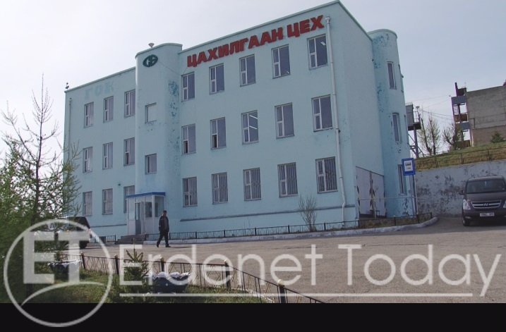 Өндөр хүчдэлтэй цахилгаан тоног төхөөрөмжийн засвар үйлчилгээнд анхааран ажиллаж байна