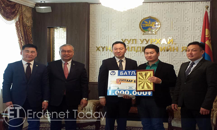 “Монголын уул уурхайн салбар-95 жил” гэрэл зургийн уралдаанд Олон нийттэй харилцах албаны гэрэл зурагчин Б.Баттөгсийн бүтээл шалгарлаа