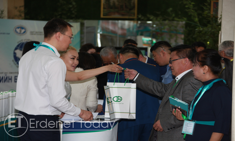 Уул уурхайн салбарын Төвийн бүсийн чуулган Эрдэнэт хотноо эхэллээ