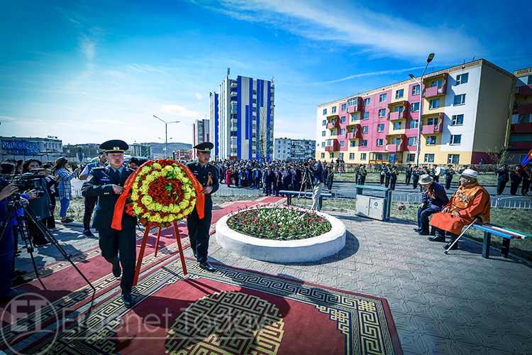 Ялалтын баярыг өргөн дэлгэр тэмдэглэж байна