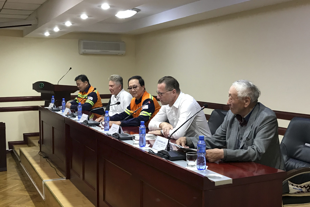 Дэлхийн уул уурхайн конгрессийн удирдлагууд өргөтгөсөн шуурхайд оролцов